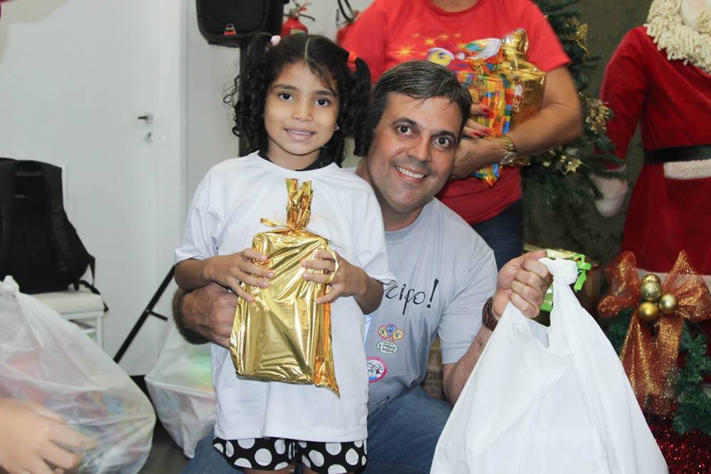 Acolhidos do GACC se confraternizam em Festa de Natal