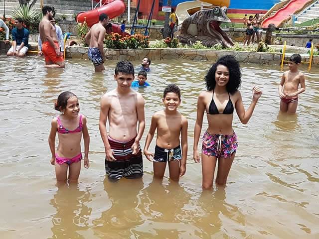 Crianças e adolescentes se desligam do GACC em dia de lazer no Ecoparque Timbó