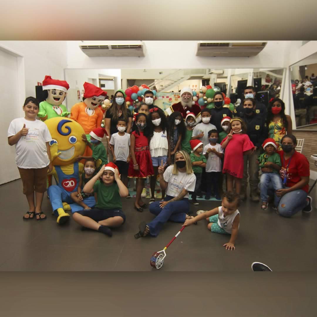 Festa Natalina para as crianças do Gacc Sergipe aconteceu no Salão de Festas Balacobaco