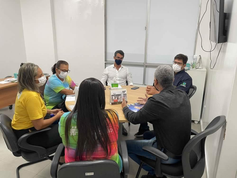 Superintendente do Huse recebe diretoria do GACC e ouve demandas da instituição