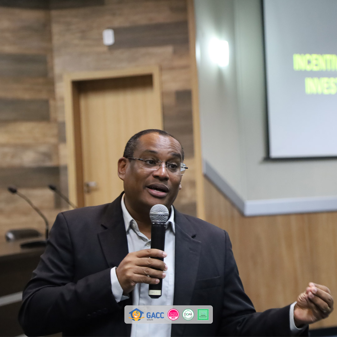 “A diversificação de fontes de recursos deve ser uma estratégia perseguida pelas ONG’s”, disse professor Nailton Cazumbá 
