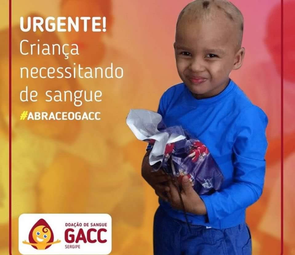 Criança acolhida pelo GACC necessita de doações de plaquetas com urgência