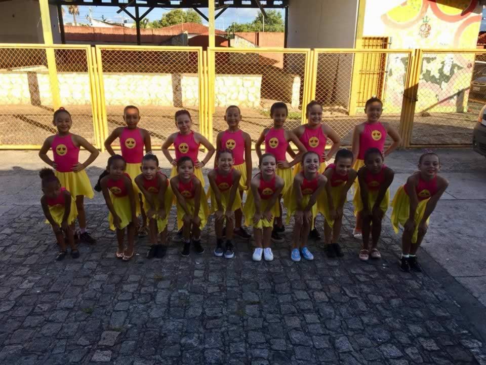 Projeto ‘Outubro Rosa Divas Pink’ doa alimentos para o GACC