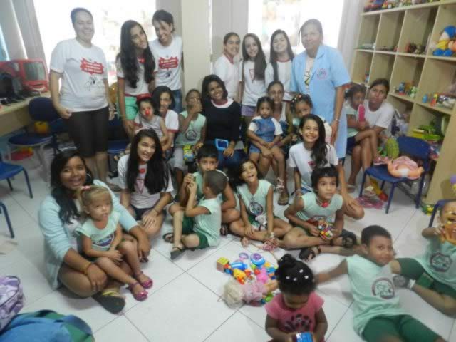 Crianças comemoram o Dia Nacional do Livro Infantil com muitas historinhas