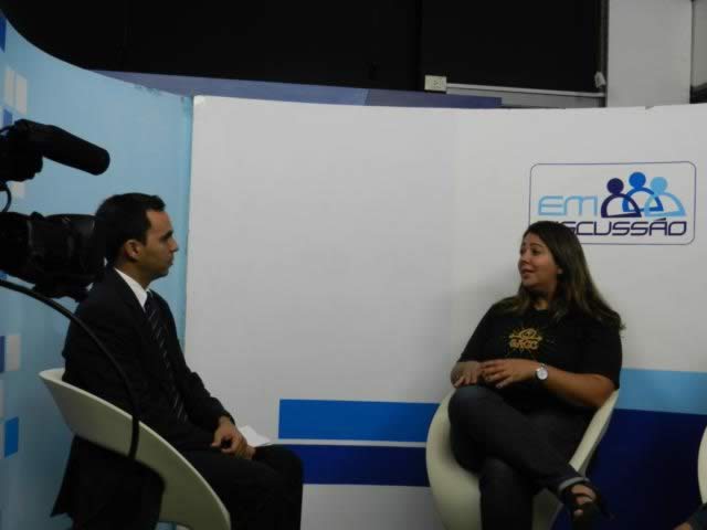 Diretora Presidente do Gacc/Se concede entrevista