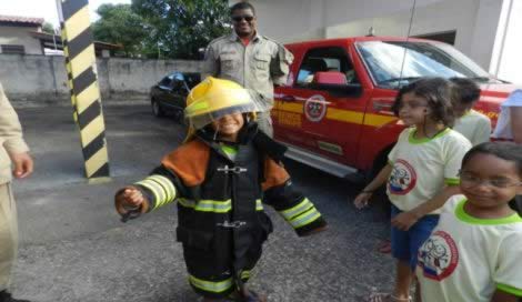 Crianças do Gacc-Se visitam o Corpo de Bombeiros 
