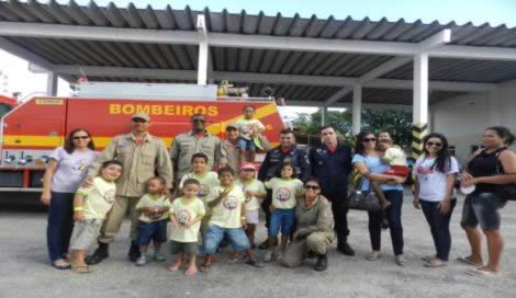 Crianças do Gacc-Se visitam o Corpo de Bombeiros 