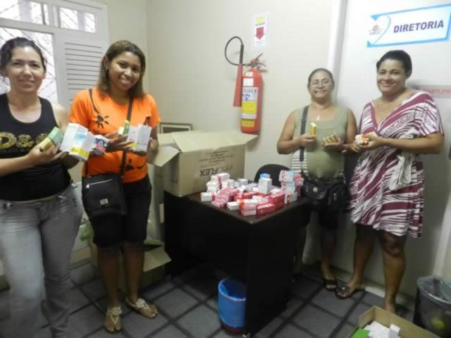 Mães usuárias da instituição recebem medicamentos gratuitos